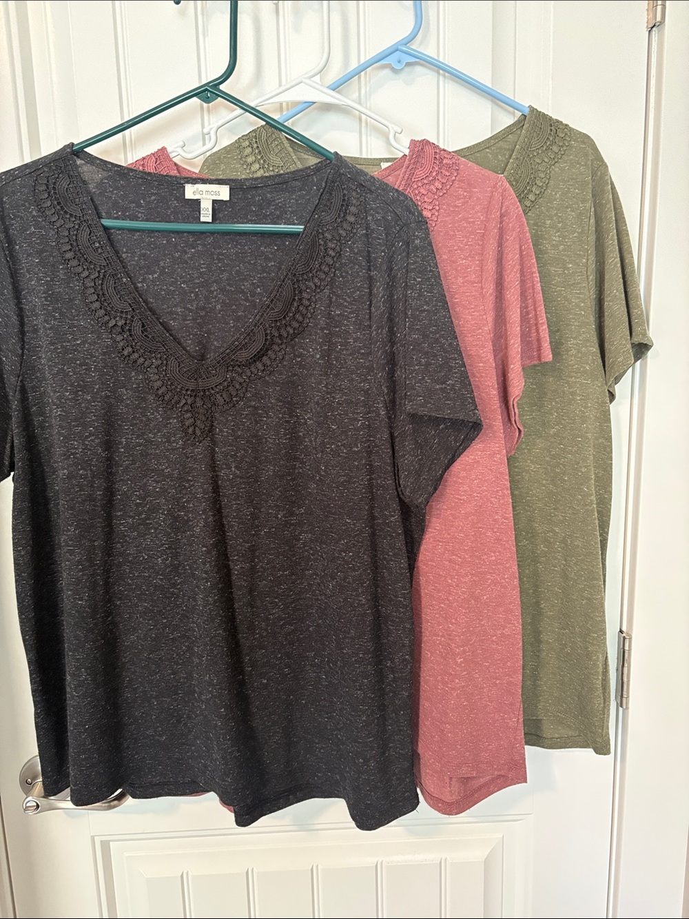 Ella Moss Set of 3 Crochet-Trim V-Neck Tees in Black, Rose and Olive